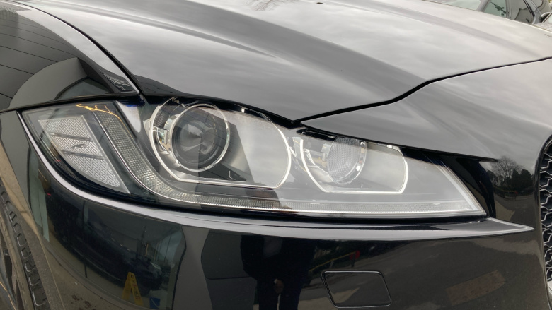 Jaguar F-Pace 2.0d [180] Chequered Flag 5dr Auto AWD Diesel Estate